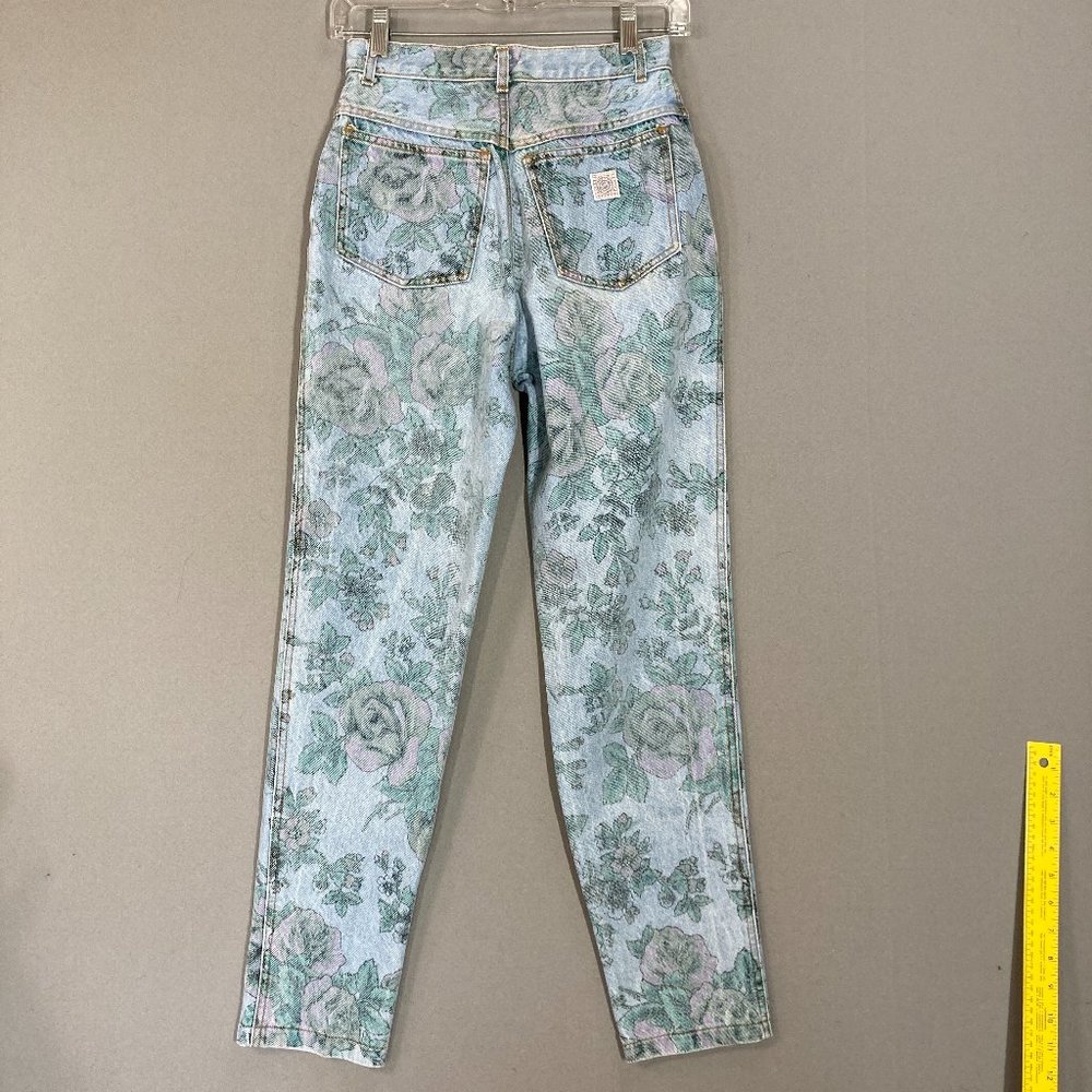 Vintage 90s All Over Floral high waisted jeans Size 7/8 {Measure 24" } JouJou